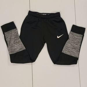 Black Nike Sweatpants/ Kids Medium